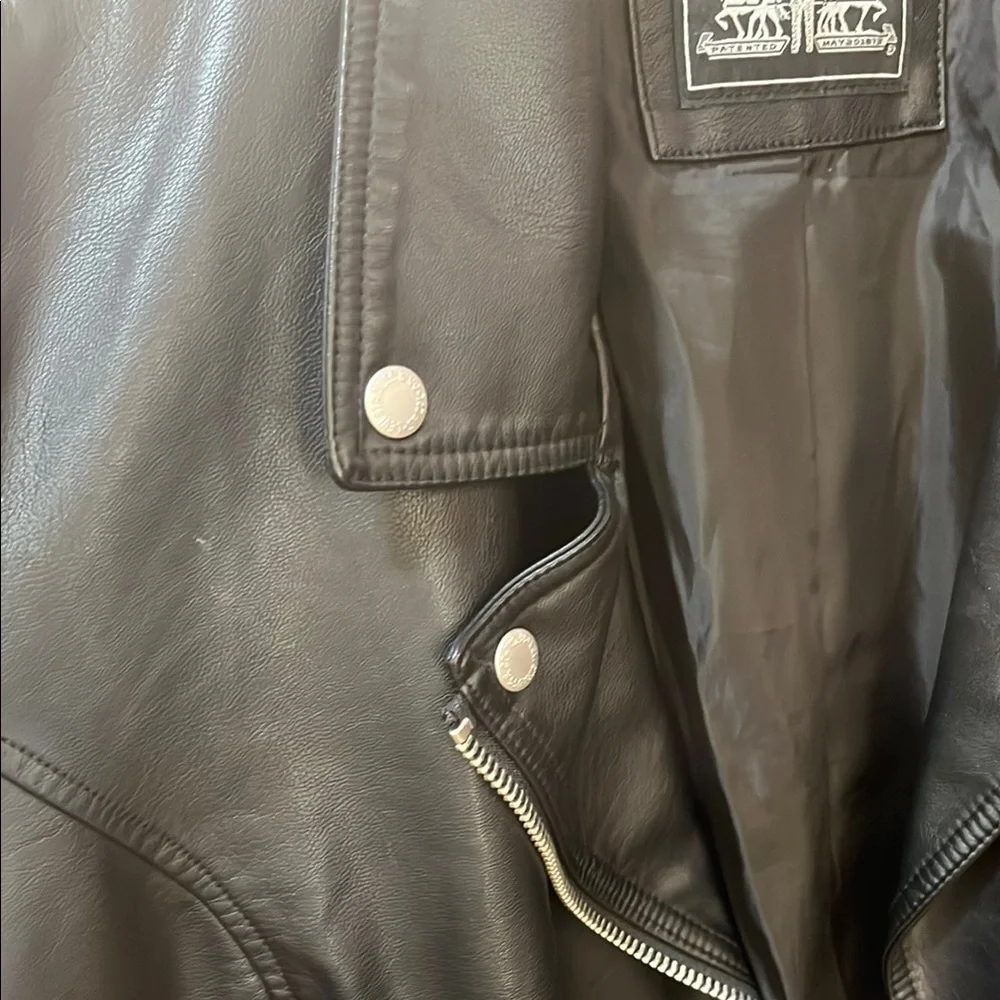 Levi's Classic Black Leather Jacket - Picture 3 of 6